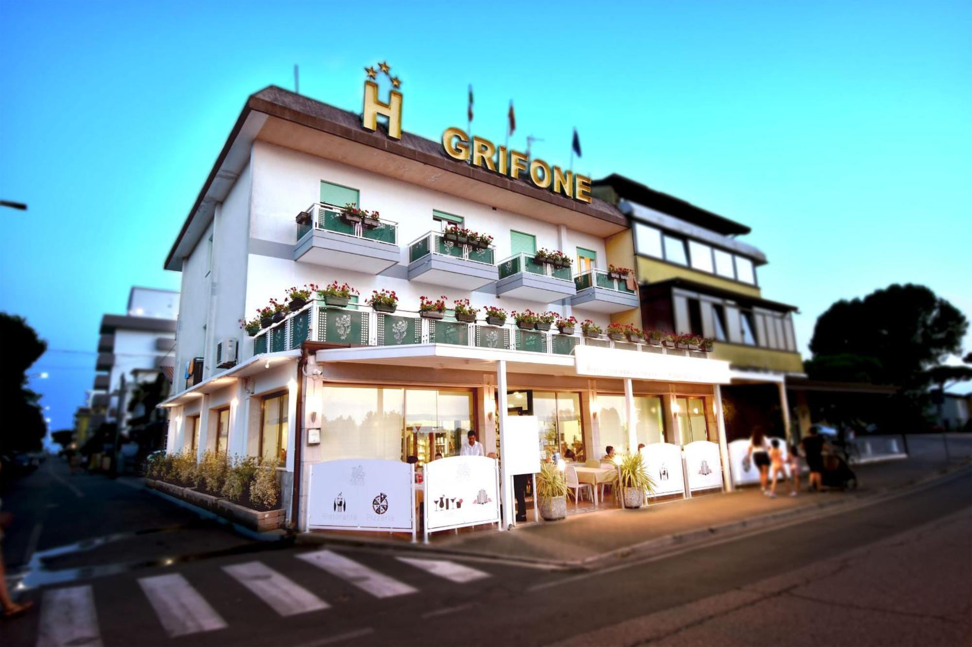 Hotel Grifone Lido di Jesolo Kültér fotó